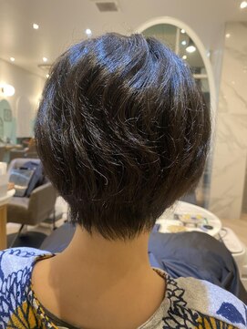 アンフィ 矢向(Anphi) 11-37 癖カット/パーマ風スタイル