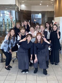 ゼル ビッグアイ(ZELE)の写真/女性スタッフだけなので居心地がよく、何でも気軽に話せちゃう♪細かい髪の悩みも解決してくれます！
