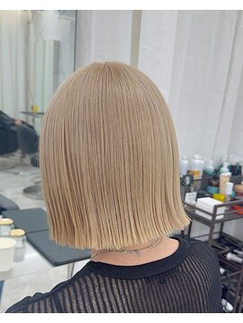 エトワール(ETOILE) 神戸三ノ宮ダブルカラーブリーチボブミルクティー