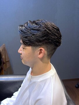 ビーダンディー(Bee dandy) ビジネスツーブロックショート フェザーパーマ サイドパート