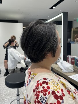 サヴォア(Savoir) 大人女性の、上品なショートスタイル。