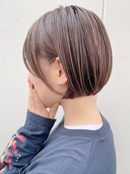 アルバサンス(albasanz)の写真/【烏丸】フェイスラインも後ろ姿もキマる!繊細なカットで360度どこから見てもキレイでかわいいフォルムに♪