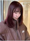 チェリーレッドバーガンディミディアムレイヤーカット似合わせ