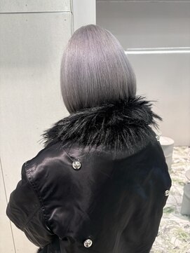 ジェム(GEM) 【暖音】シルバーグレーのミニボブで可愛いスタイル