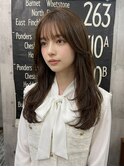 動きと抜け感を出した韓国風くびれレイヤー