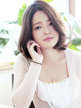 と和×美髪クリニック 巣鴨店 センターパート＋柔らかウェーブが織りなすモテカワロブ　巣鴨店