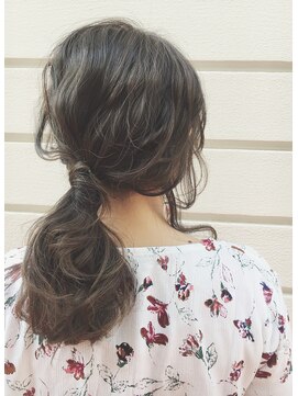 バズ(BUZZ) 【Buzz秋山】簡単アレンジ★ルーズポニー