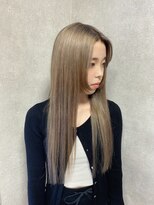 ニーナ ビューティーサロン(NINA Beauty Salon) ハイトーンロング × 姫カット