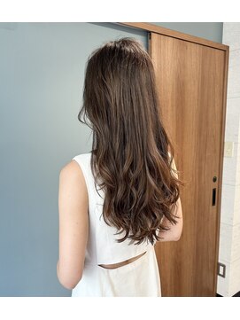 ブルック(BROOK) ツヤ感レイヤーウェーブなロングヘア【千歳烏山　BROOK】