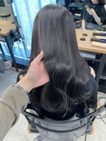 エヌアイ オモテサンドウ(ni omotesando)&nbsp;艶々グレージュ/似合わせレイヤーカット/くびれヘア　上野