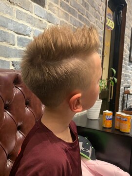 ミリオンバックス 神田店(Million Bucks) スパイキーショート/スペインカール<理容室>[メンズ/床屋/神田]