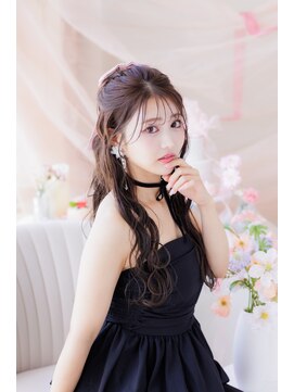 ヘアメイクサロン シャルメ(Hair Make Salon CHARMER) ウェーブ巻きハーフアップ