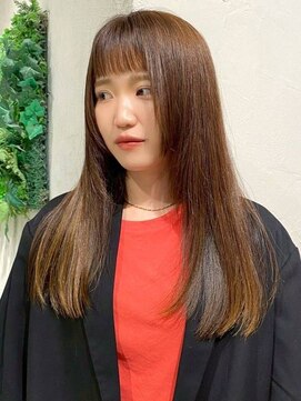 ユニバイリサ 天神大名店(uni by risa) ブラウンベージュ レイヤーカット ぱっつん前髪 オン眉 艶髪