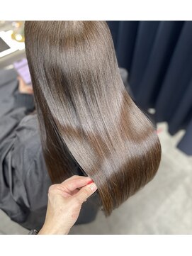 イリス 高槻店 【最上級】プレミアム髪質改善ヘアエステ【高槻 縮毛矯正】