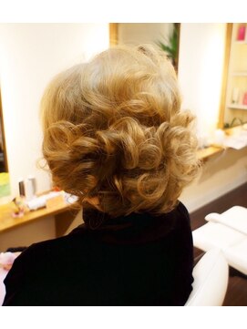 みつばちの美容室 マダムの外はねスタイル！