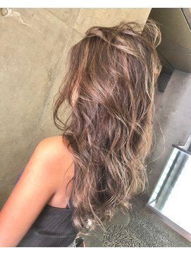 キー(key) W3Dカラーグレージュ