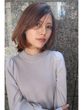 アンビエンテ(ambiente) 大人ミディアム　お顔周りにレイヤーで小顔効果