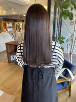 ヘア プロデュース キュオン(hair produce CUEON.) ホワイトアッシュ/艶髪/ロング/地毛風ストレート