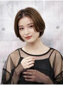 センターパート耳かけ丸みショートボブ前髪なし20代30代40代髪型