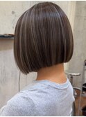 ハイライトカラーミルクティーベージュレイヤーカット