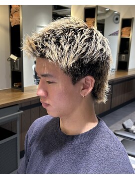 フリークバーバーショップ 河原町三条店(FREAK BARBER SHOP) 金メッシュスパイキーショート