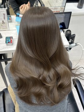 アマトウキョウスマートサロン(AMA TOKYO×Smart Salon) オリーブベージュ  アッシュベージュ  透明感カラー