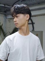 ノラ シブヤ(NORA)&nbsp;テーパーフェードニュアンスパーマセンターパート ラルフカール