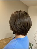 グレージュ・ショートヘア