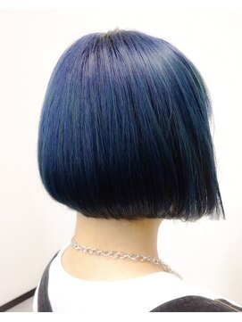 ティエナビューティー(TIENA BEAUTY) ＃ブルーブラック＃ダブルカラー＃ブリーチ＃ボブ＃髪質改善