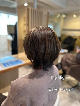 ソイクフ 四条大宮店(SOY-KUFU) ウルフカットショートカットレイヤーカットクラゲヘアグレージュ