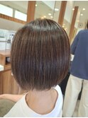 美シルエットで作る大人のボブ