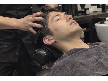 フリーゼアコマキ(FRISEUR)の写真/【夙川】20時まで受付可能で仕事帰りにも気軽に立ち寄れるのが嬉しい◎サロン選びにお悩みのメンズは必見☆