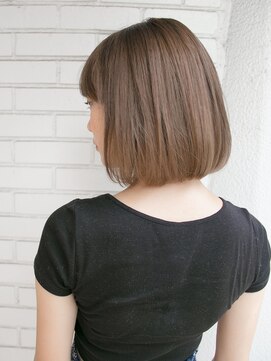 ルティア(Lutia) 切りっぱなしボブ ベージュ 似合わせカット☆