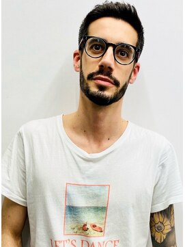 フランクスバーバー アンド ビアークラブ(FRANK'S BARBER and BEER CLUB) スリークショートフェードカットサイドグラデーション