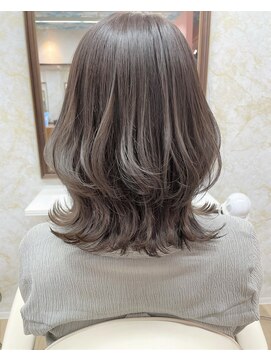 フィガロ ウメダ(FIGARO UMEDA) 【FIGARO　umeda】ミディアム/韓国/レイヤーカット/ハイライト