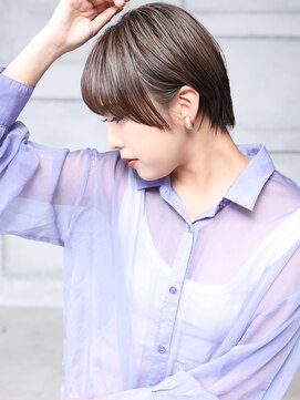 クラッチ ユニ(CLUTCH uni) 大人可愛い２０代３０代４０代小顔 グレージュクールショートB10