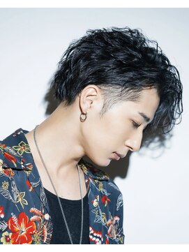 オーシャントーキョーオーバー 渋谷(OCEAN TOKYO OVER) スパイラルパーマ2ブロックえろ髪黒髪社会人