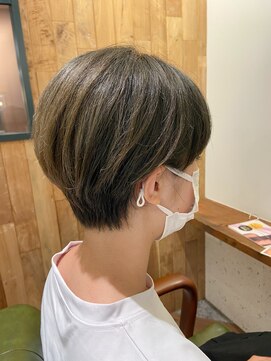 ムーン(moon) #美髪のススメ#ネビージュ#大人かわいいヘア#こなれミディ