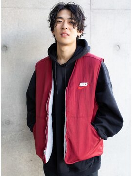 チーカ(chica) 縦落ちスパイラルパーマ×センター