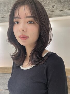 アイヴィ 表参道(IVY) シースルーバングくびれミディアム【肥田亜沙美】