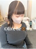 オリーブベージュカラー前髪重めくびれ巻き