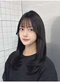 ミディアムハイレイヤーハッシュカット透明感カラー顔周りカット