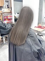 ミラ 新宿(MILA)&nbsp;グレージュカラー/ホワイトカラー/レイヤーカット/顔周り/新