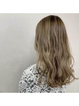 キャンバス バイ ネオリーブ 横浜西口(Canvas by neo.) 大人かわいい 外国人風 ルーズ巻き ハイトーン☆【横浜】