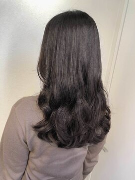 テオ(Theo) Theo // 巻き髪風パーマ／セミロング