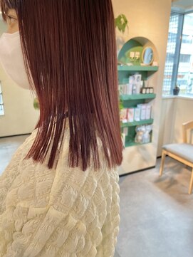 ユヌ(Une) 艶髪　ストレート　ピンク