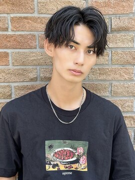 アーリー(Ali'i) ソフトツイストセンターパートアップバングツーブロックマッシュ