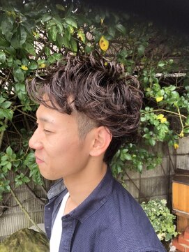 アクアマリン8810 ハチハチイチゼロ(AQUA MARINE 8810) アッシュブラック/カルマパーマ/ウルフ/マッシュパーマ/北習志野