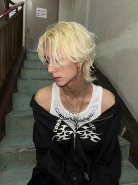 メンズサロン スライバイリアオオサカ(Sly By Ria OSAKA) センターパート/ウルフヘア/ブロンド/ブリーチ【梅田/大阪】