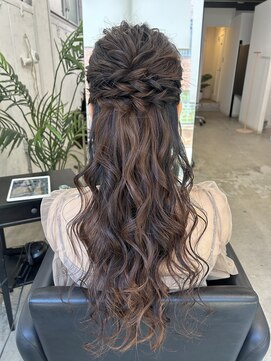 立体感編み込みハーフアップ